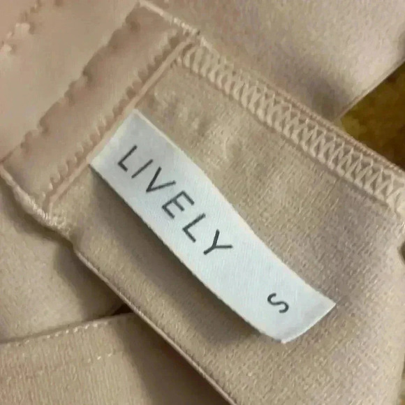 Lively mesh and less tan adjustable back bralette small - Picture 3 of 6